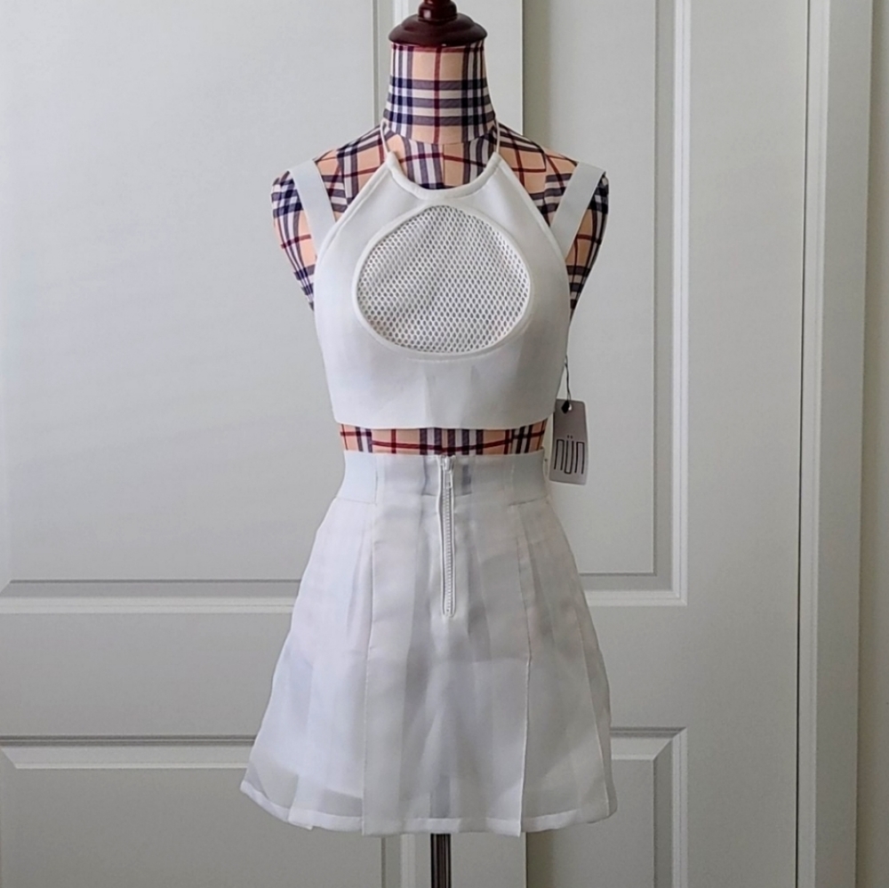 NWT - NÜN pleated tennis skort